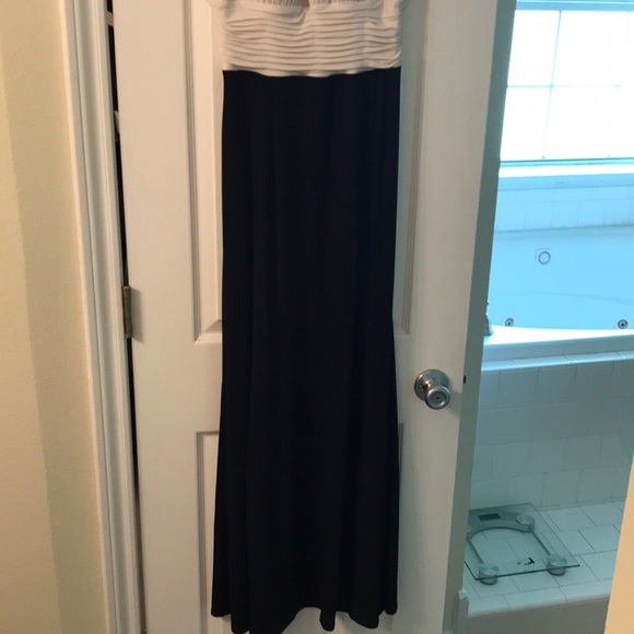 Sangria formal dress - Picture 3 of 3